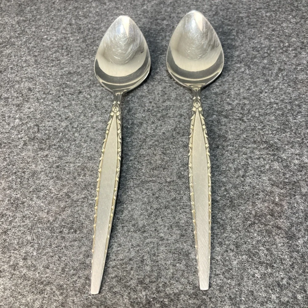 Set Of 2 Oneida VENETIA Solid Serving Spoons Tablespoon 8 5/8